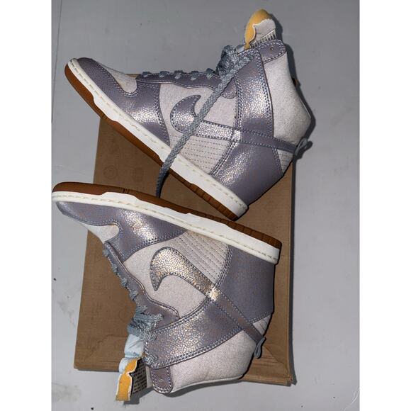 Nike women’s dunk sky high silver 6.5Y - Picture 4 of 9